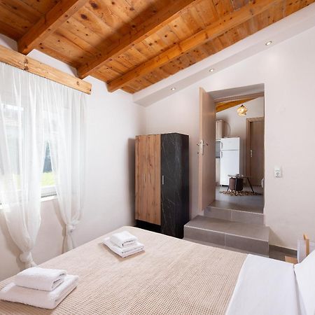 Kentrikon Rooms III & Mint House 利迈纳里亚 外观 照片