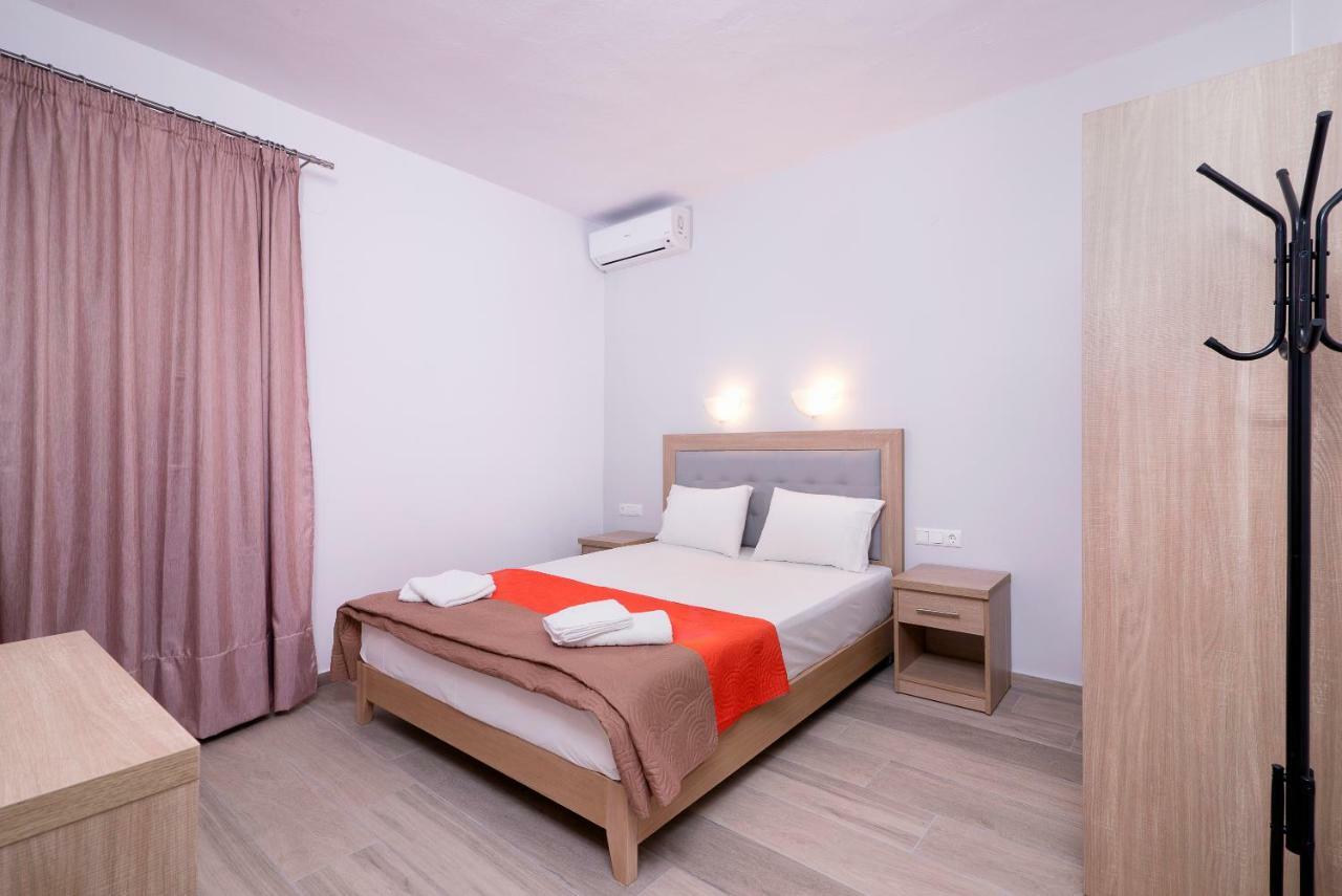 Kentrikon Rooms III & Mint House 利迈纳里亚 外观 照片
