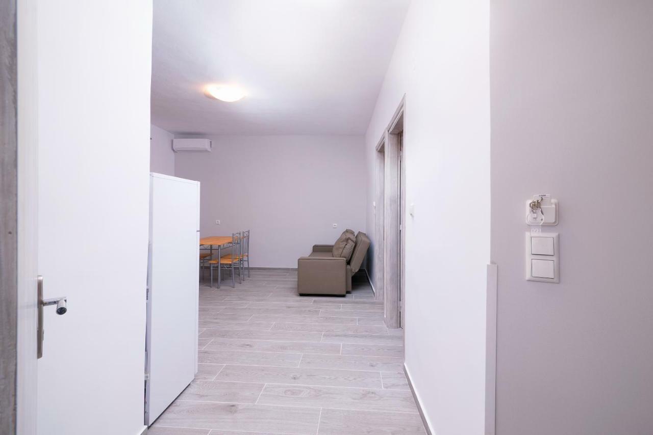 Kentrikon Rooms III & Mint House 利迈纳里亚 外观 照片